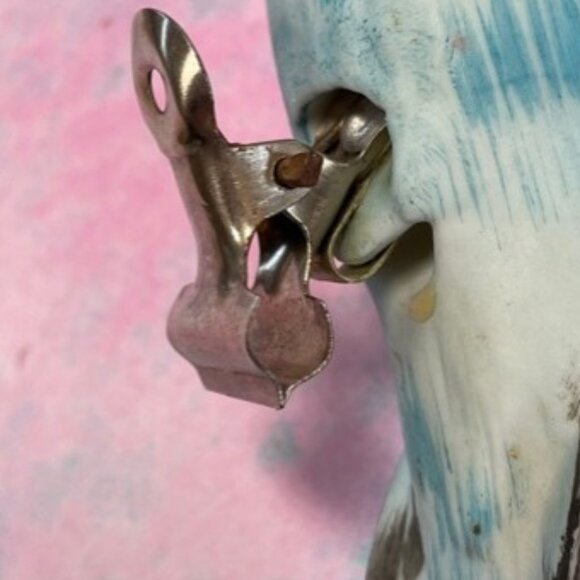 Cute! Vintage Porcelain Bisque Parakeet/Budgie Clip on Bird - Picture 6 of 9